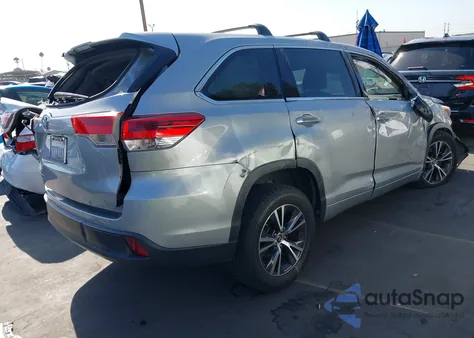 2017 Toyota Highlander Le z USA, uszkodzony, nr VIN 5TDZARFH1HS029571